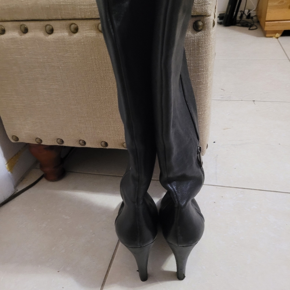 Shoes - Picture 2 of 6